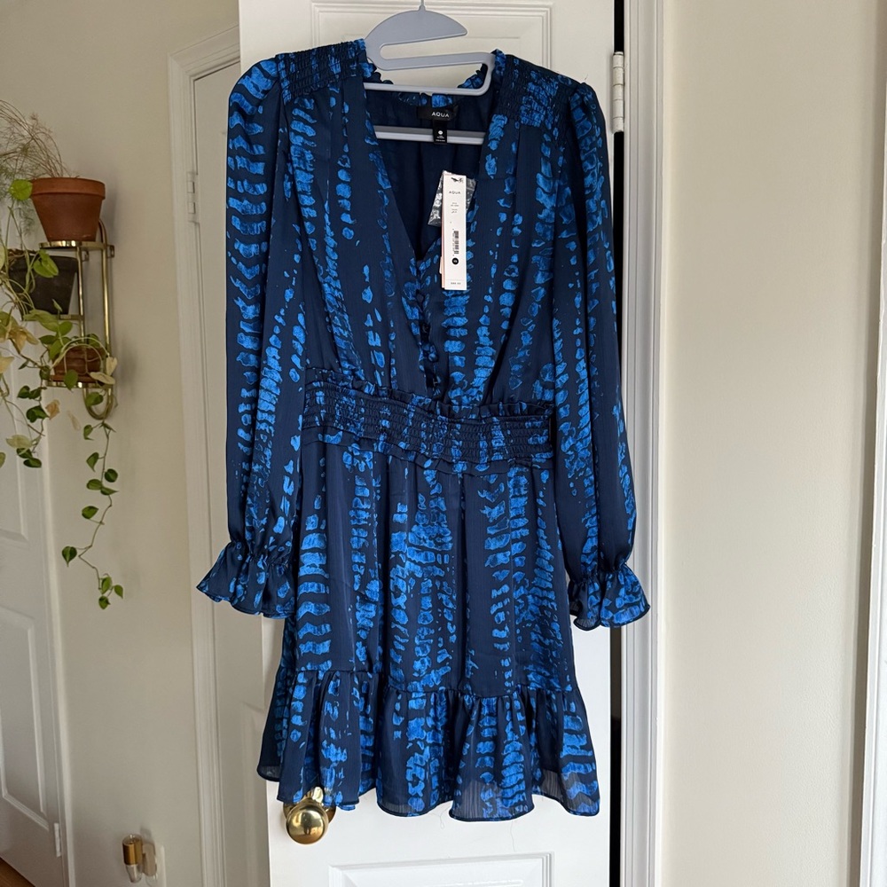 AQUA NWT Blue Printed V-Neck Smocked Waist Long Sleeve Mini Dress